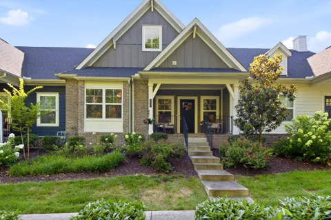 2027 Moultrie Cir