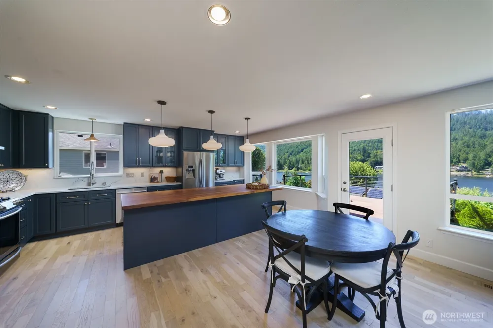 18820 Big Lake Ridge Place Mount Vernon, WA 98274