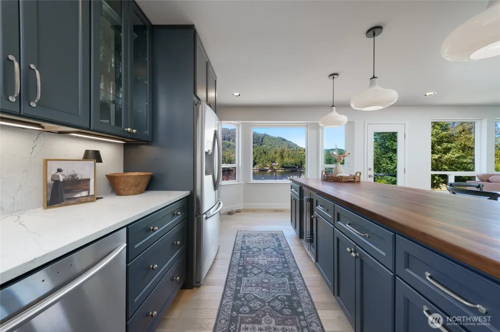 18820 Big Lake Ridge Place Mount Vernon, WA 98274
