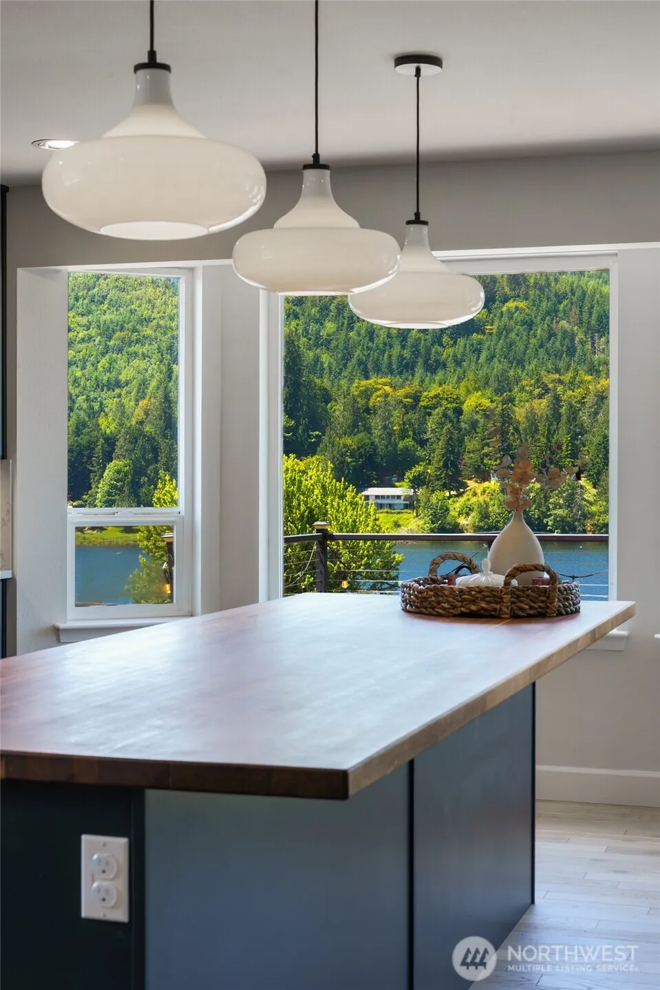 18820 Big Lake Ridge Place Mount Vernon, WA 98274