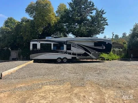 23 Chase Lane Napa, CA 94558