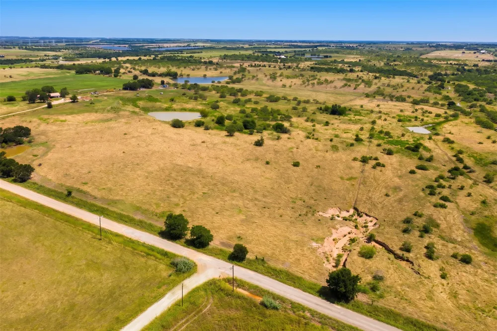 1854 County Road 104 Buckholts, TX 76518
