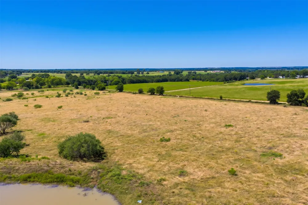 1854 County Road 104 Buckholts, TX 76518