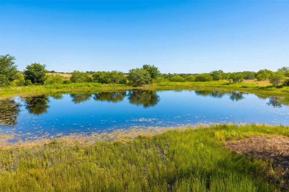 1854 County Road 104 Buckholts, TX 76518