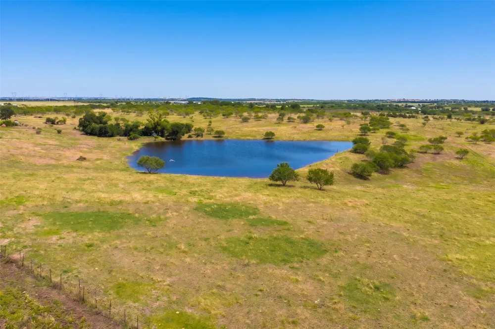 1854 County Road 104 Buckholts, TX 76518