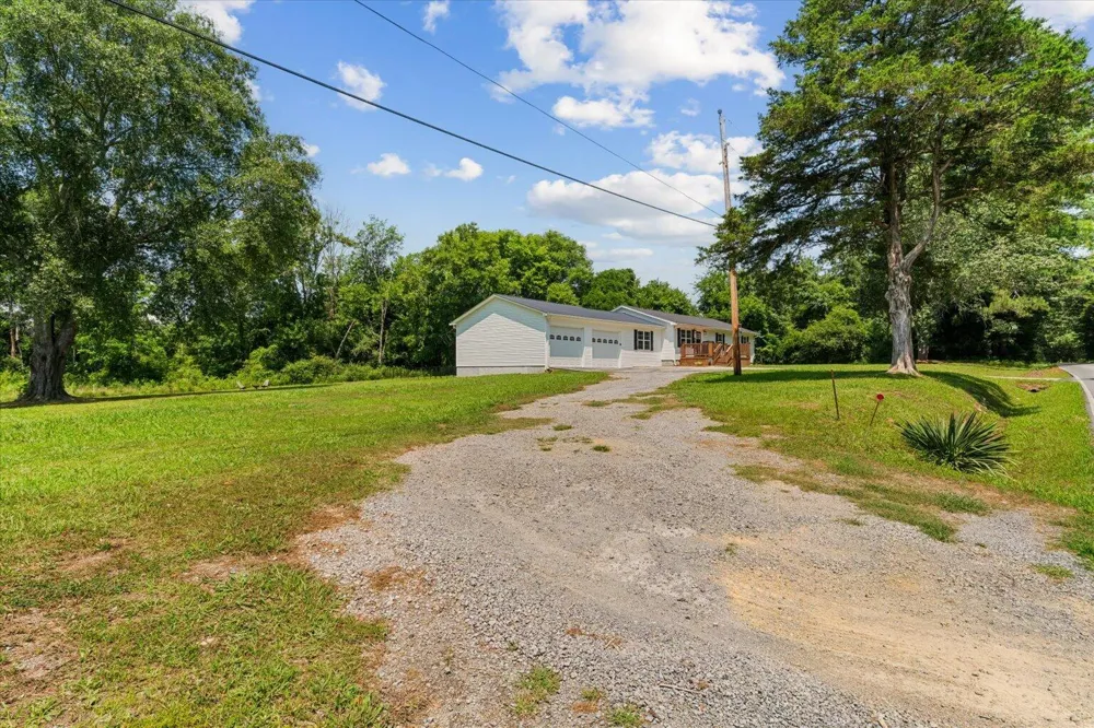548 Corinth Road NE Resaca, GA 30735
