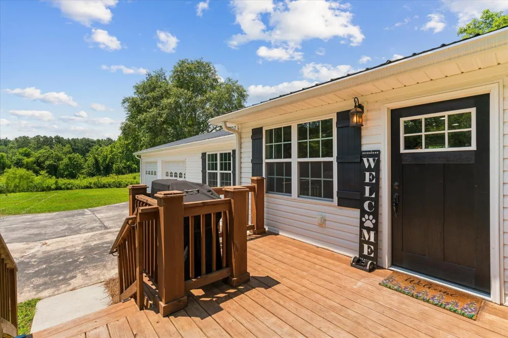548 Corinth Road NE Resaca, GA 30735