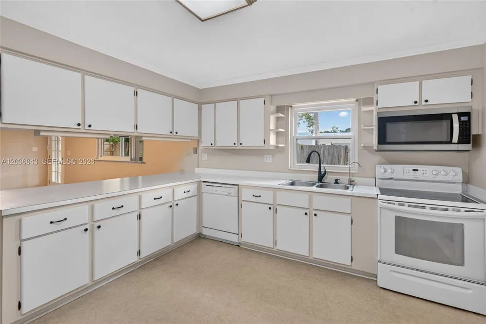 1944 SW 48th Avenue Gainesville, FL 32608
