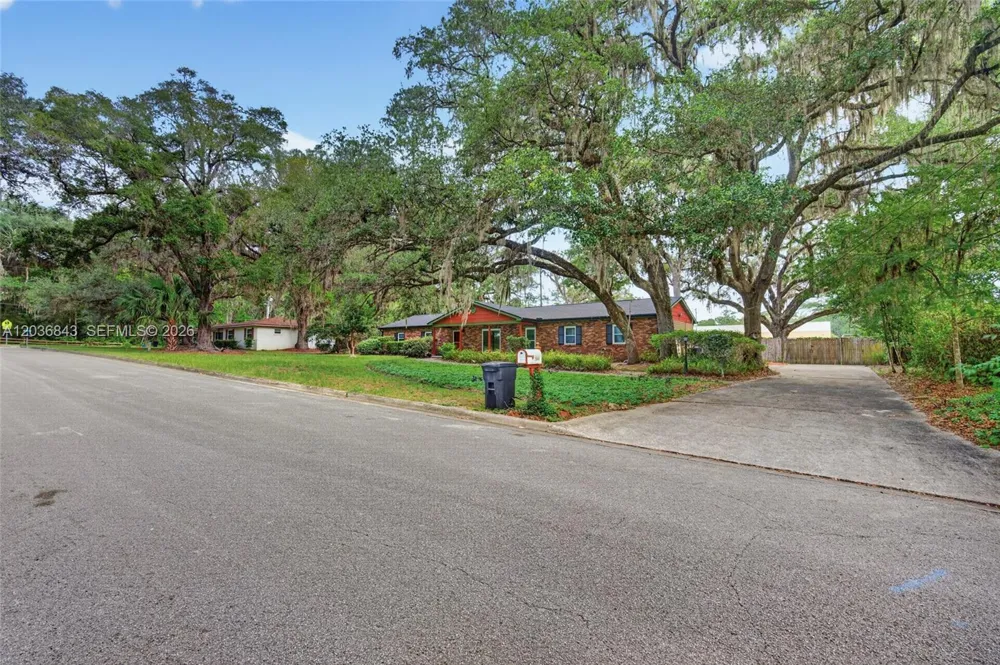 1944 SW 48th Avenue Gainesville, FL 32608