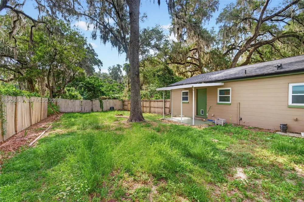1944 SW 48th Avenue Gainesville, FL 32608
