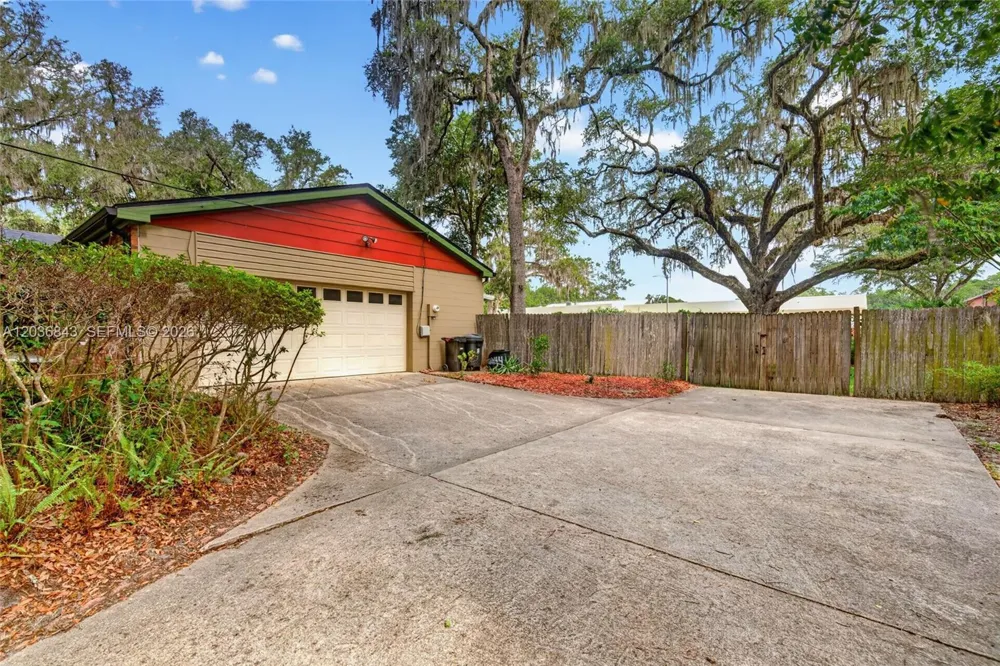 1944 SW 48th Avenue Gainesville, FL 32608