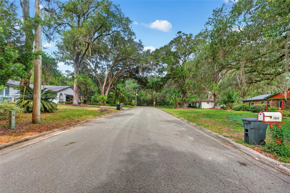 1944 SW 48th Avenue Gainesville, FL 32608