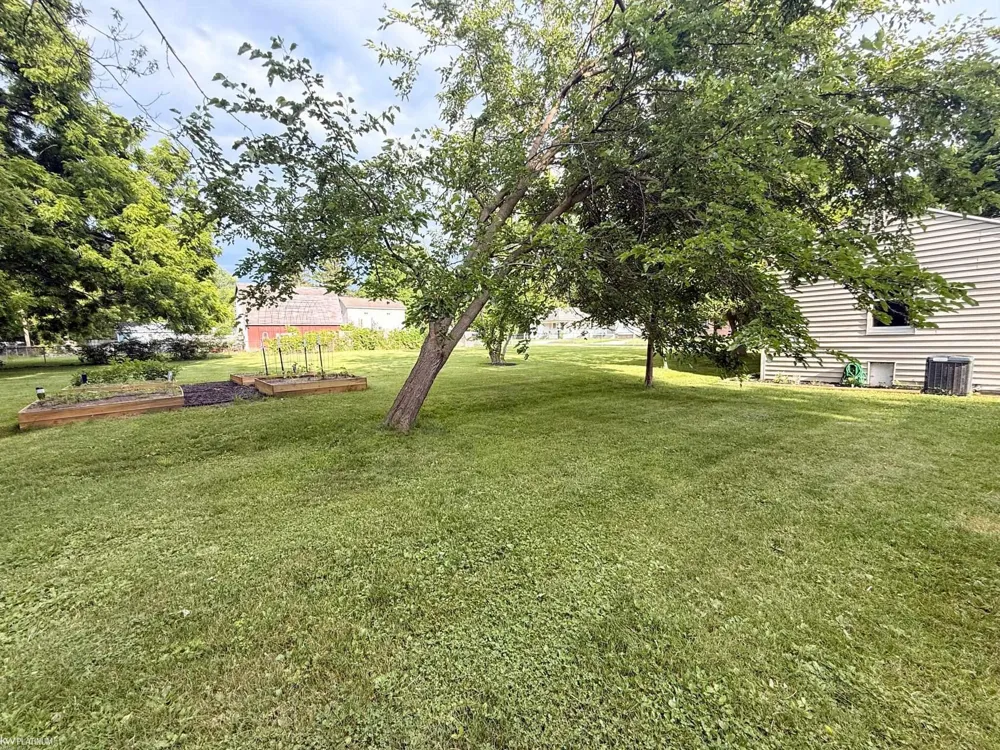1542 Vermont Street Saginaw City, MI 48602