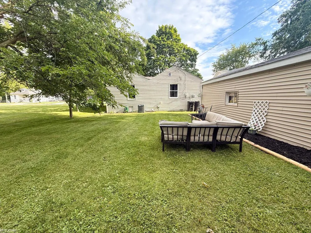 1542 Vermont Street Saginaw City, MI 48602