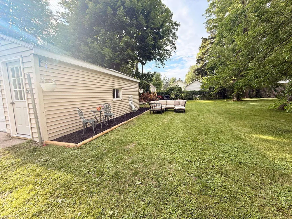 1542 Vermont Street Saginaw City, MI 48602