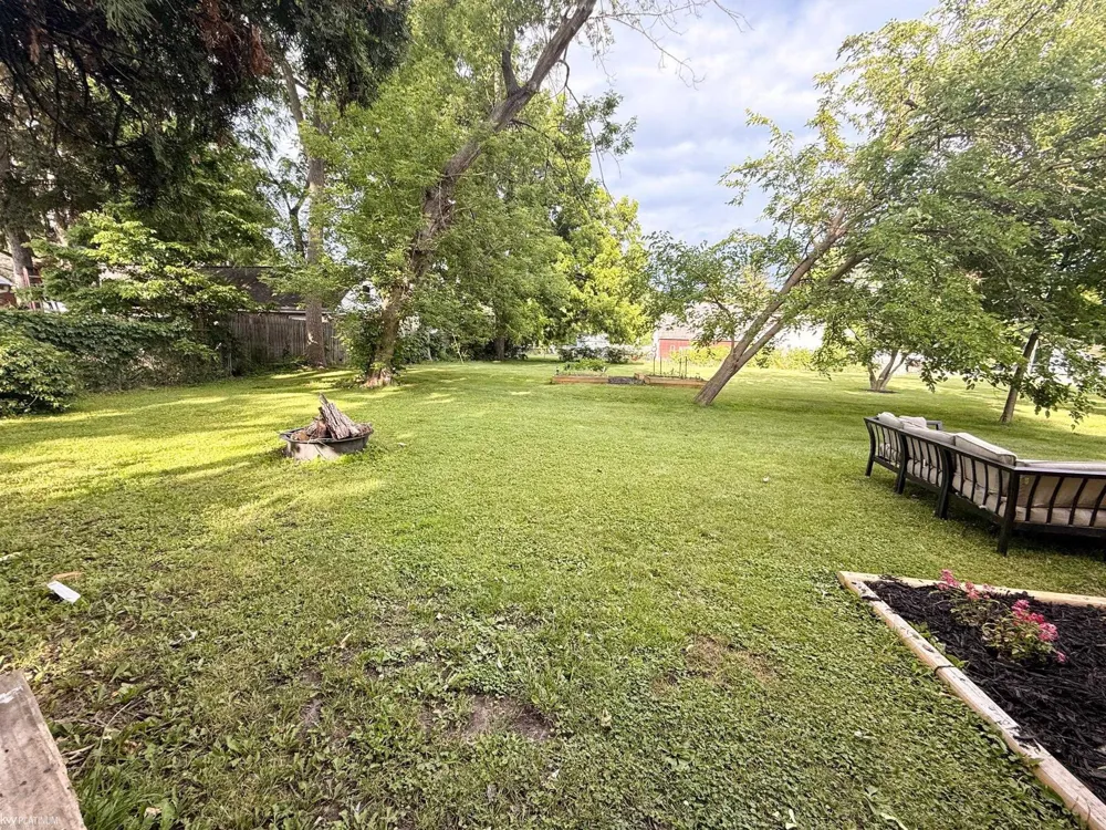 1542 Vermont Street Saginaw City, MI 48602