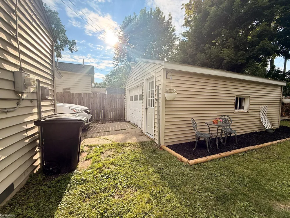 1542 Vermont Street Saginaw City, MI 48602