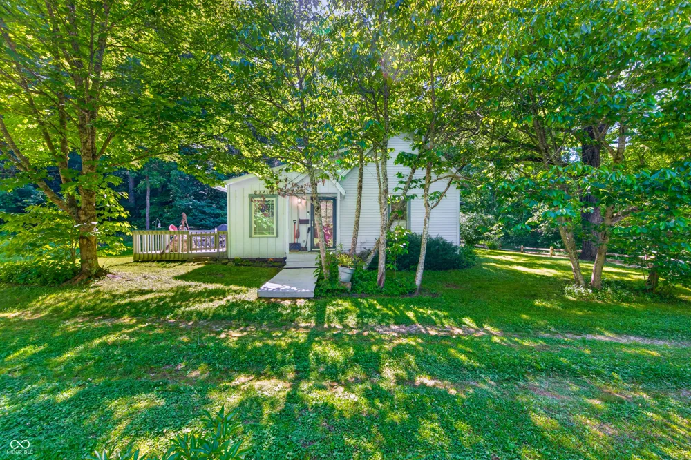 1021 Combs Road Nashville, IN 47448