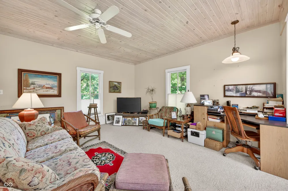 1021 Combs Road Nashville, IN 47448