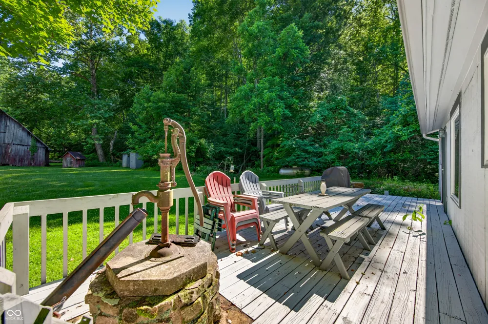 1021 Combs Road Nashville, IN 47448