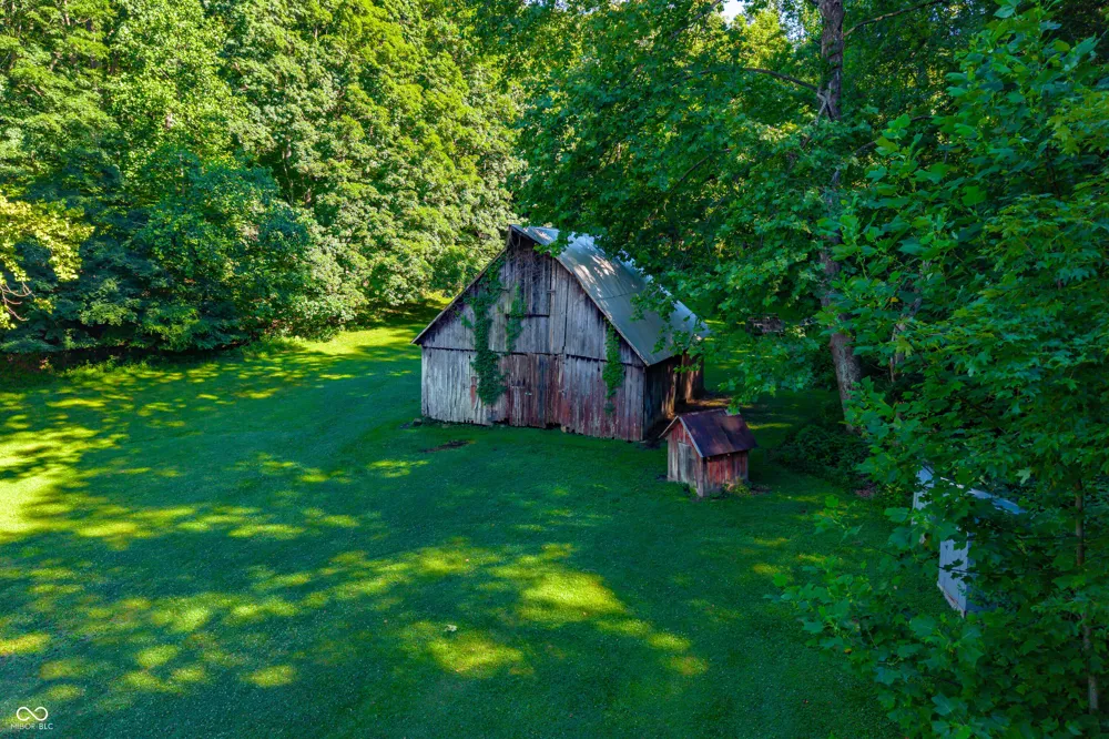 1021 Combs Road Nashville, IN 47448