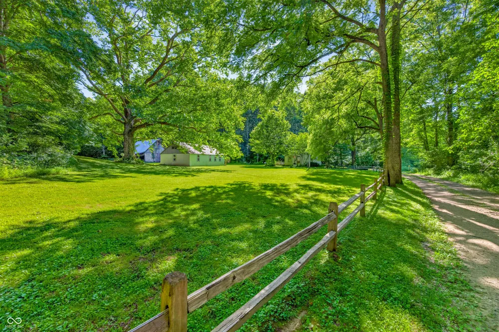 1021 Combs Road Nashville, IN 47448