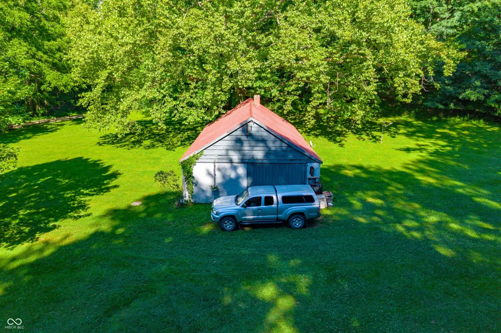 1021 Combs Road Nashville, IN 47448