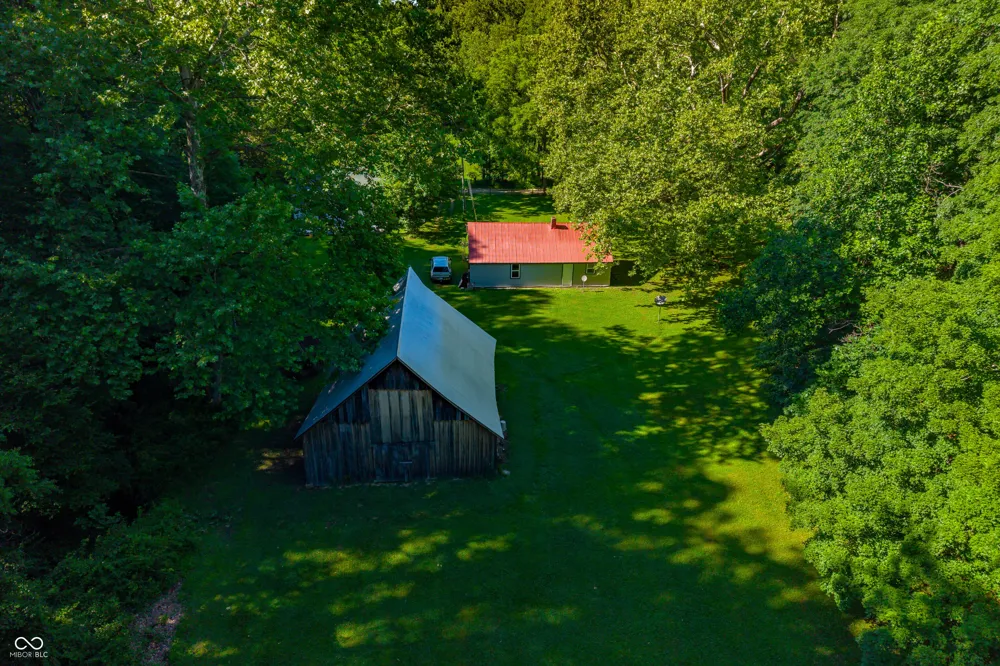 1021 Combs Road Nashville, IN 47448