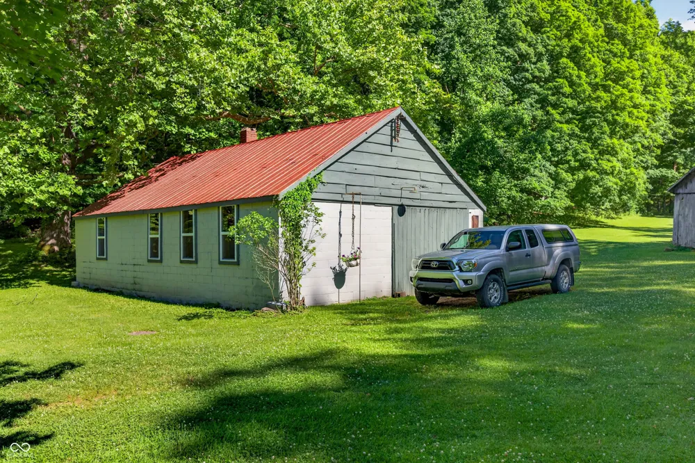 1021 Combs Road Nashville, IN 47448