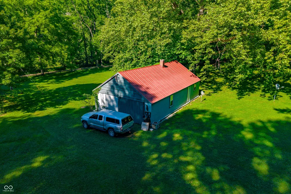 1021 Combs Road Nashville, IN 47448