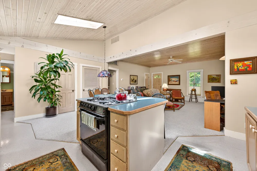 1021 Combs Road Nashville, IN 47448