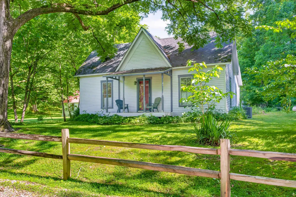 1021 Combs Road Nashville, IN 47448