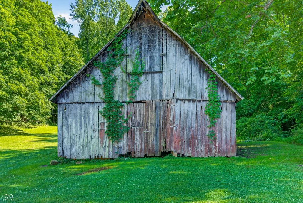 1021 Combs Road Nashville, IN 47448