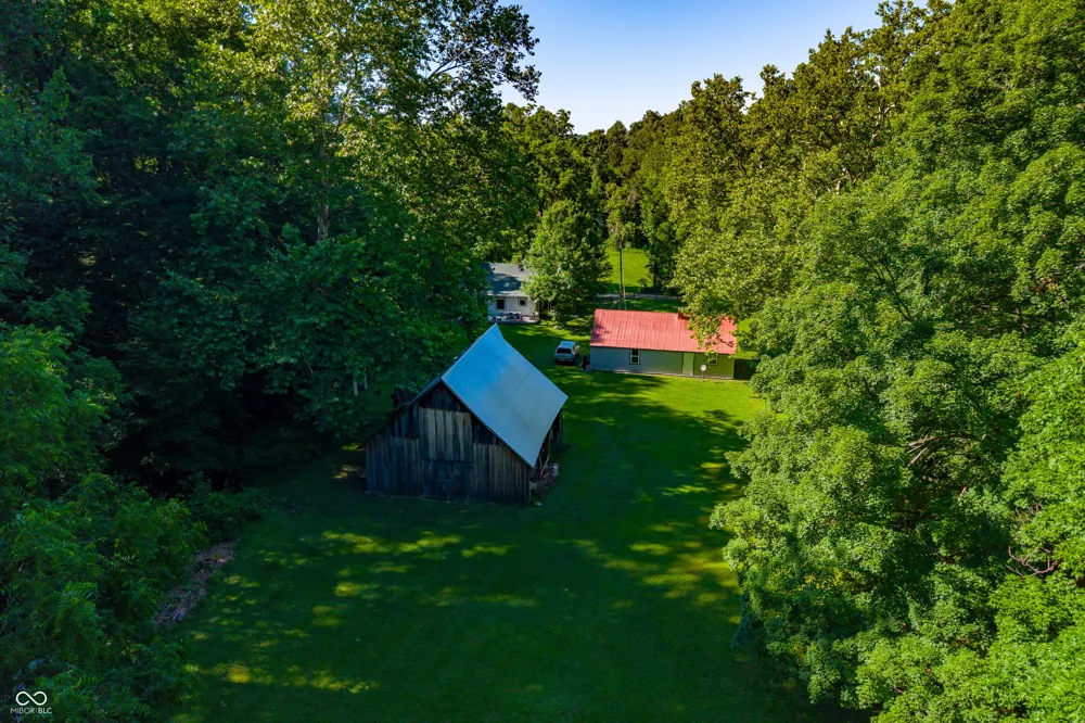 1021 Combs Road Nashville, IN 47448