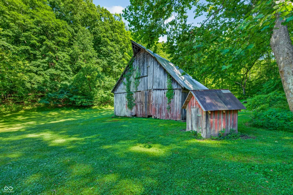 1021 Combs Road Nashville, IN 47448