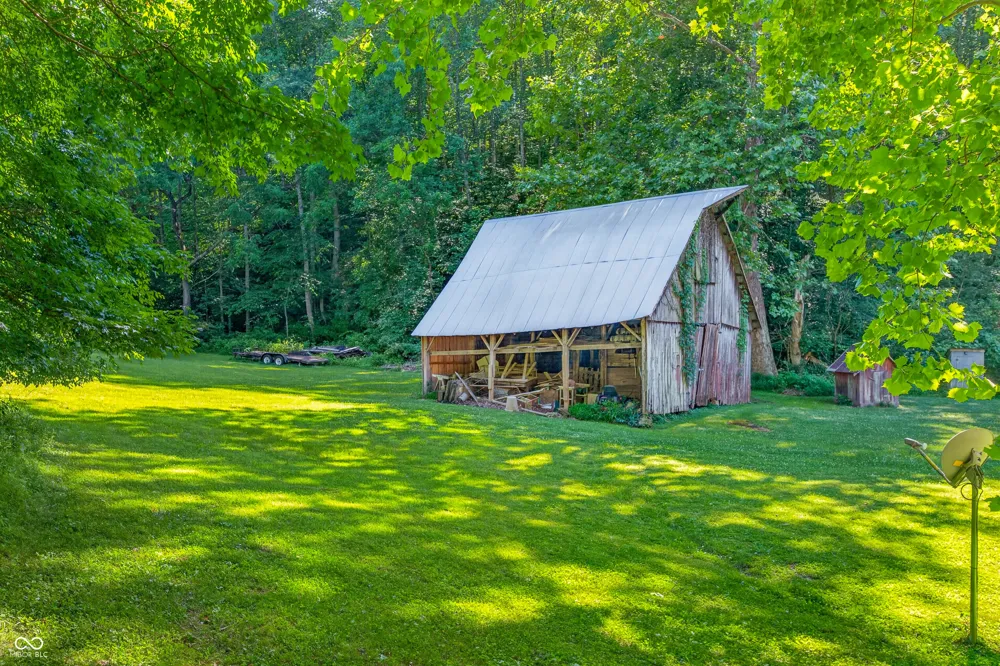 1021 Combs Road Nashville, IN 47448
