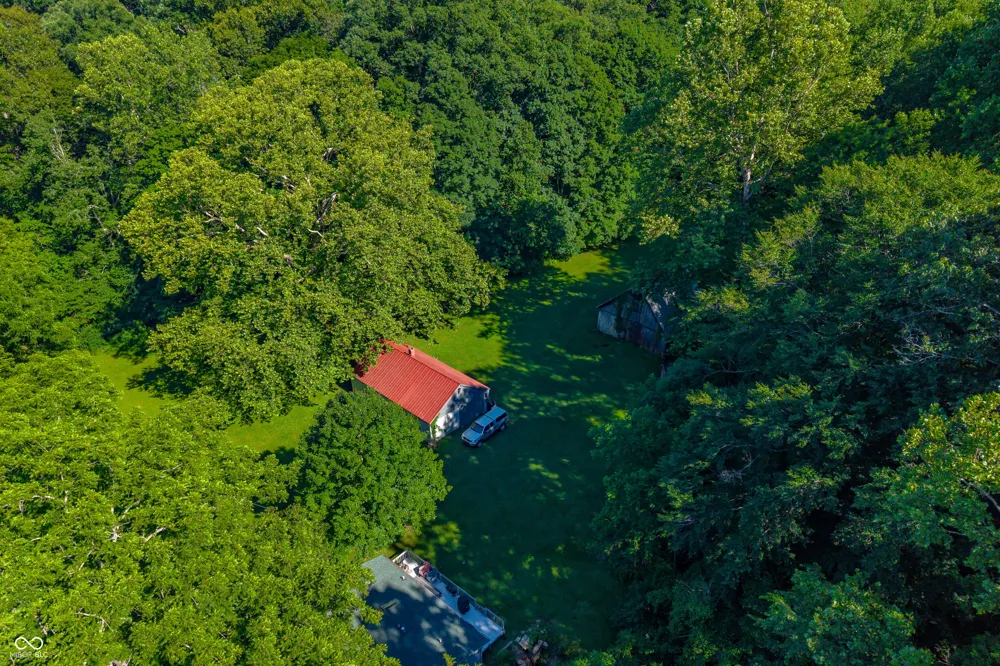 1021 Combs Road Nashville, IN 47448