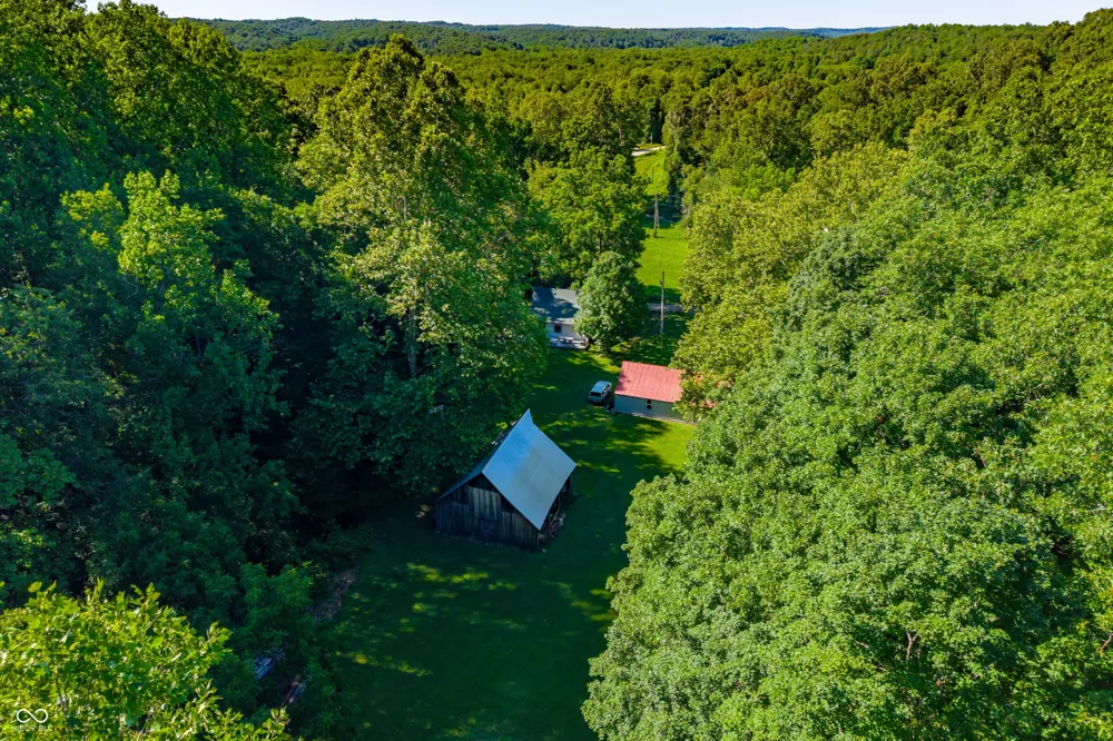 1021 Combs Road Nashville, IN 47448