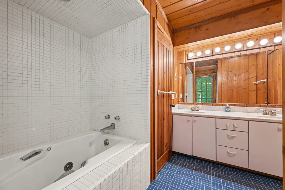 4410 Earhart Road Ann Arbor Charter Township, MI 48105