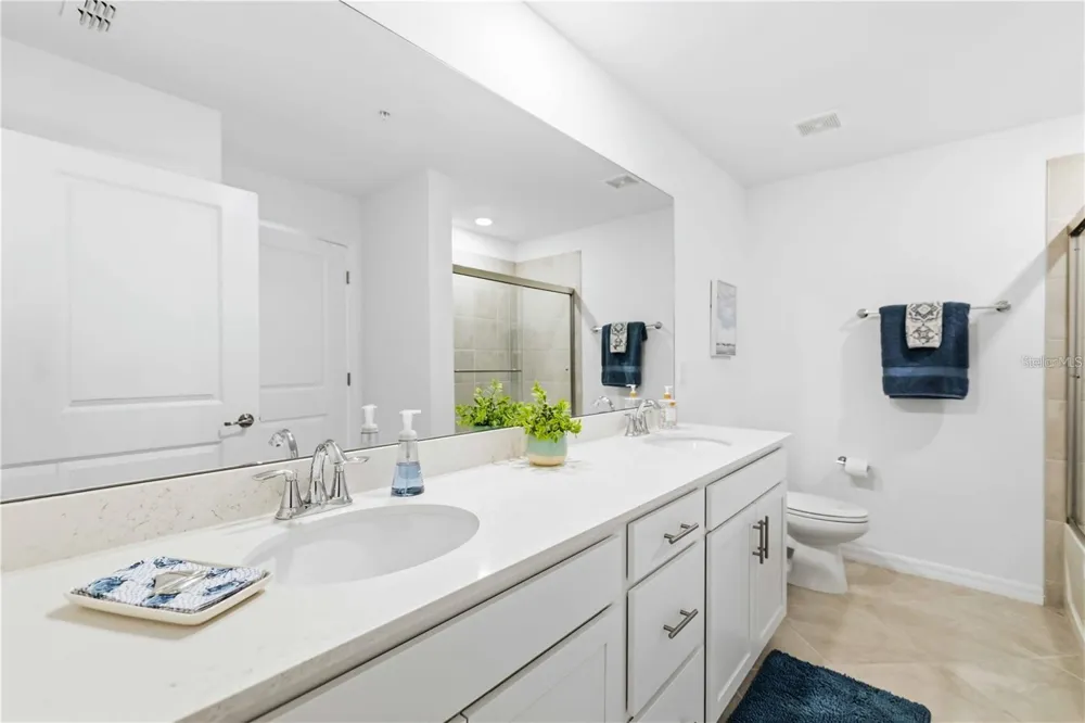 12240 WELLEN GOLF STREET #208 Venice, FL 34293