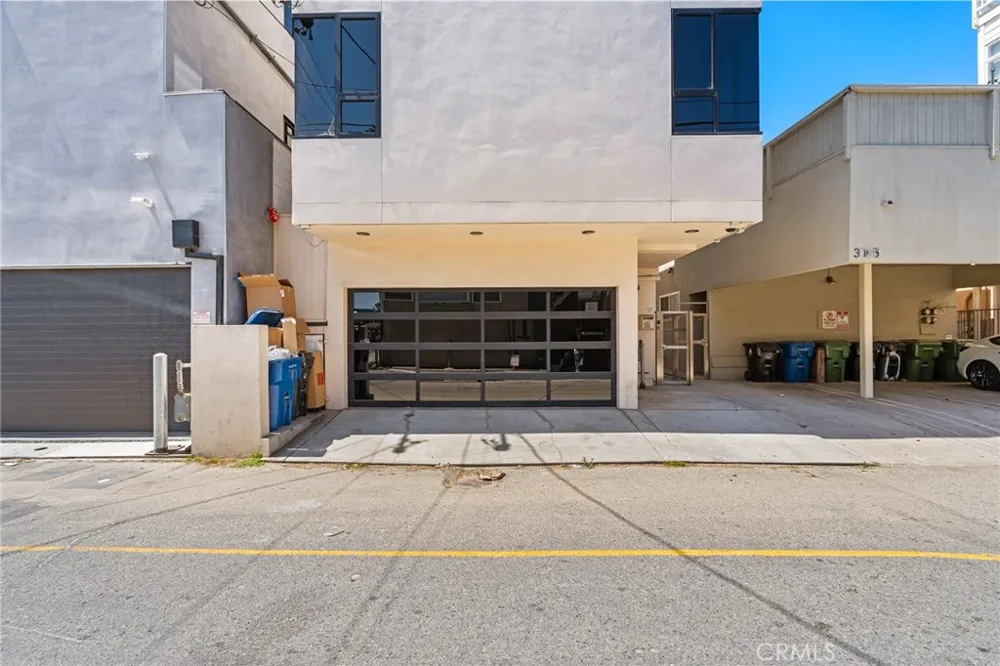 3009 Ocean Front Walk Venice, CA 90291