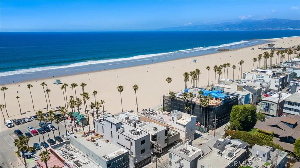 3009 Ocean Front Walk Venice, CA 90291