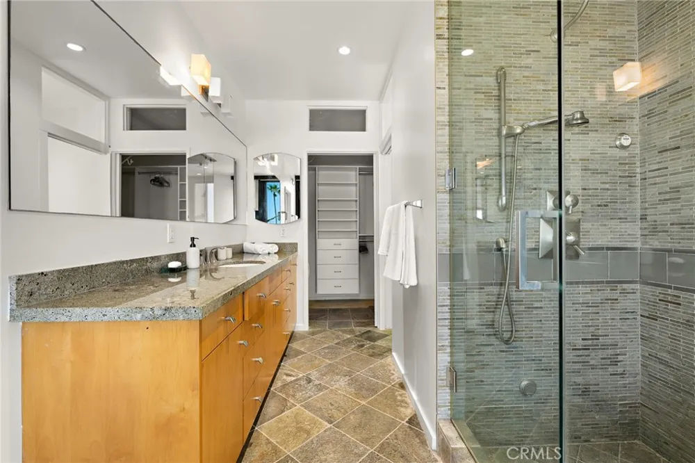 3009 Ocean Front Walk Venice, CA 90291