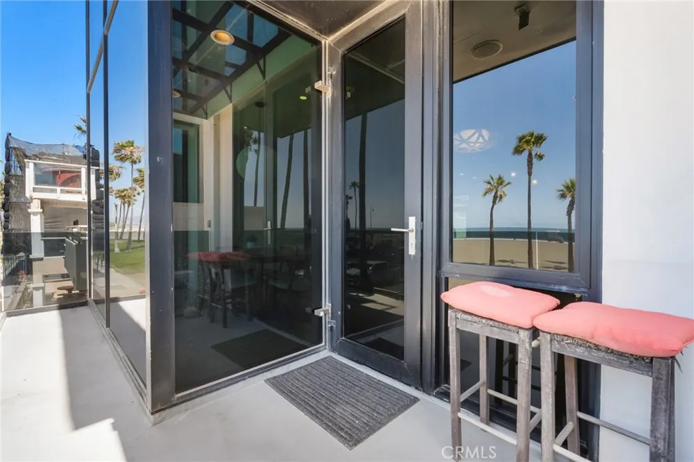 3009 Ocean Front Walk Venice, CA 90291