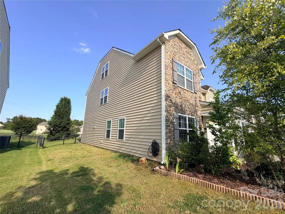 9281 Perseverance Drive Harrisburg, NC 28075