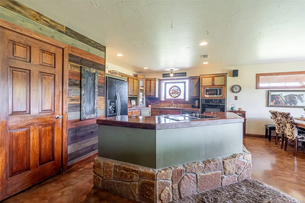 7744 Wd Court Lipan, TX 76462