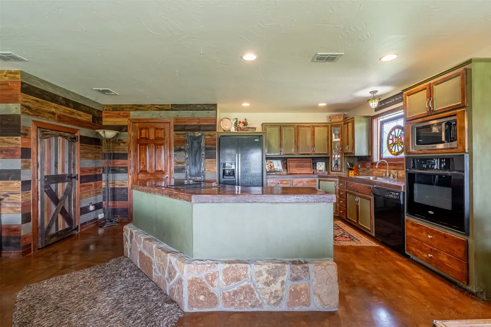 7744 Wd Court Lipan, TX 76462