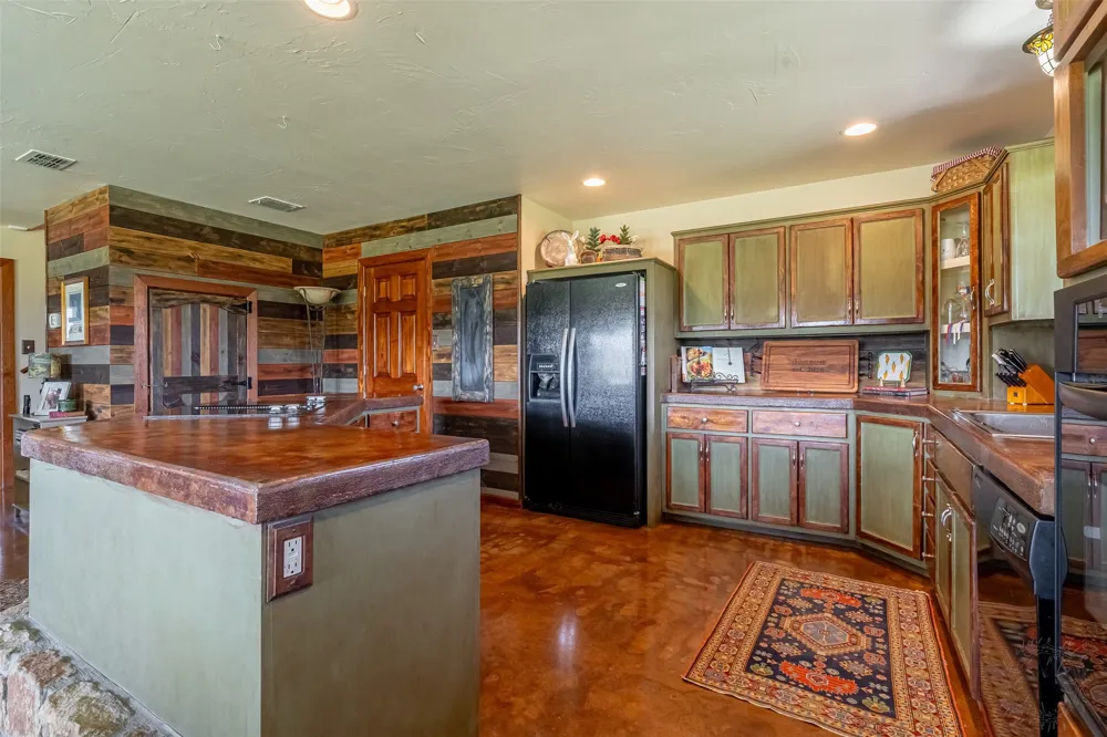 7744 Wd Court Lipan, TX 76462