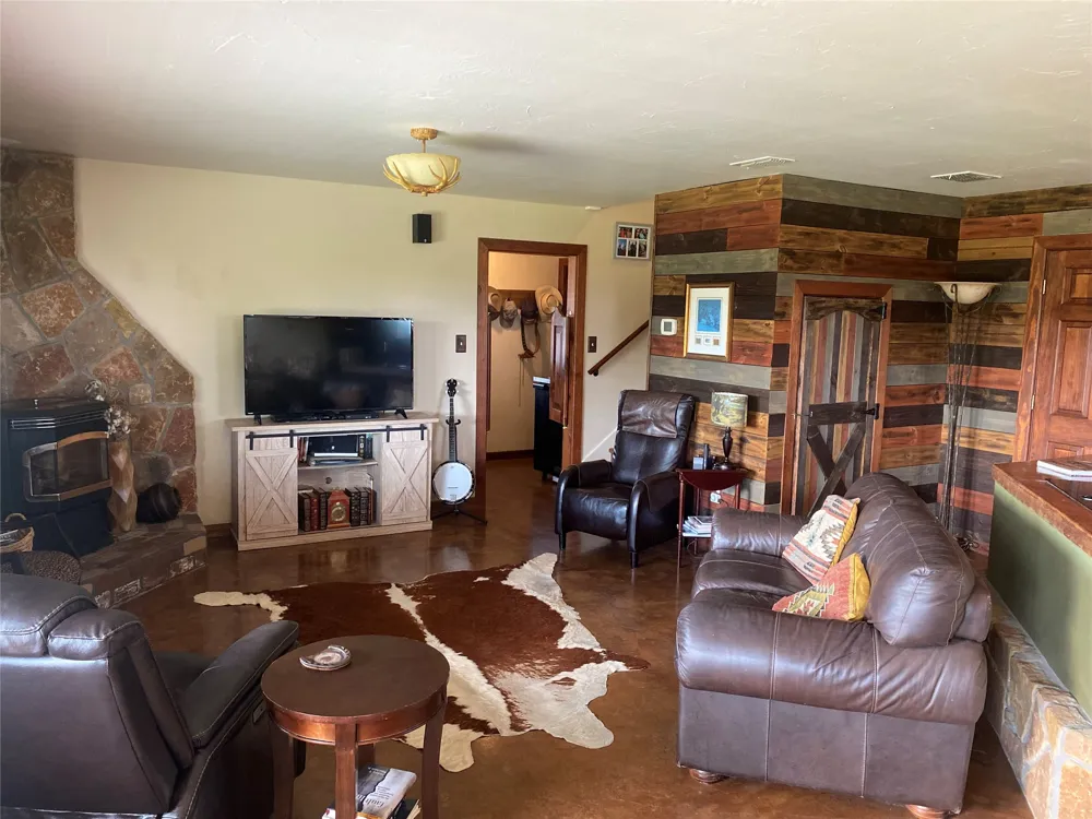 7744 Wd Court Lipan, TX 76462