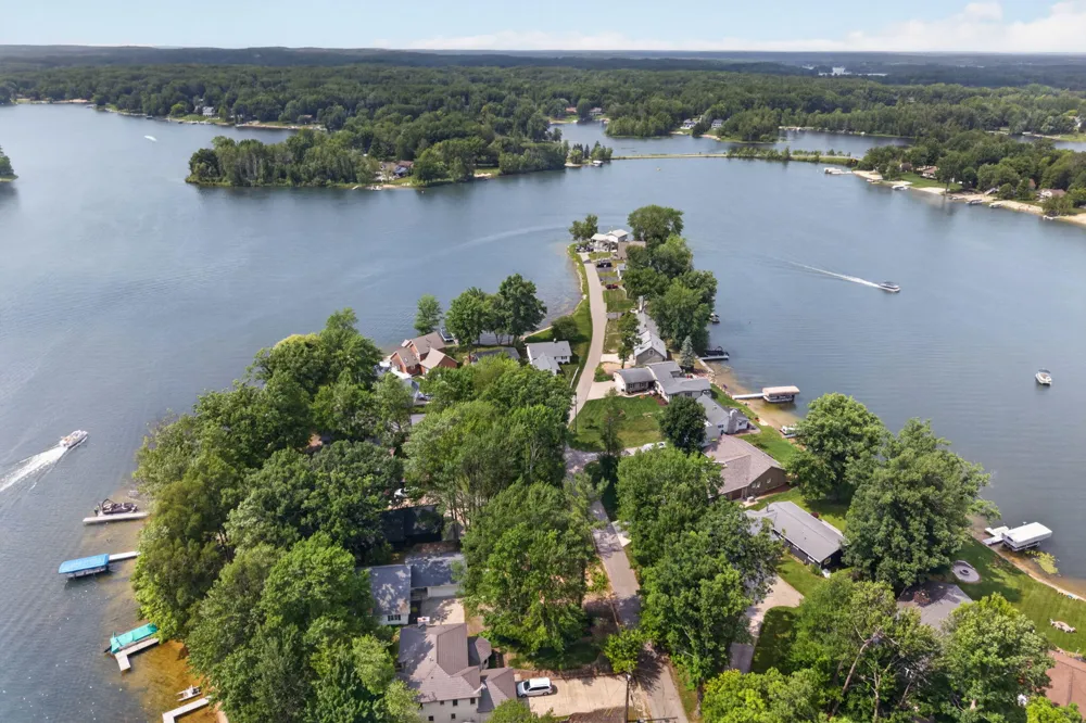 7837 Bay Meadow ##153 Canadian Lakes, MI 49346